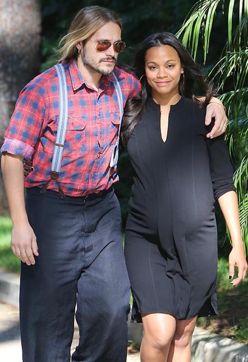 Зои Салдана впервые стала мамой