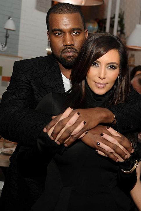 Ким Кардашьян и Канье Уэст обручились