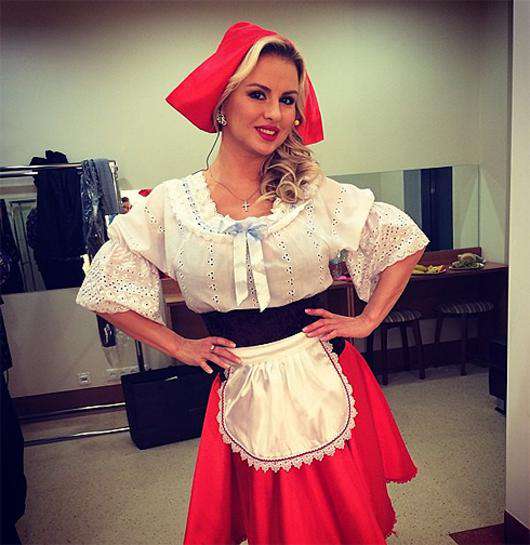 Анна Семенович. Фото: Instagram.com.