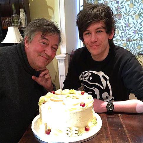 Стивен Фрай: «Я купаюсь в ванной блаженства»