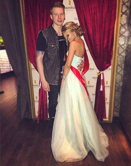 Никита Пресняков и Алена Краснова на выпускном вечере. Фото: Instagram.com.