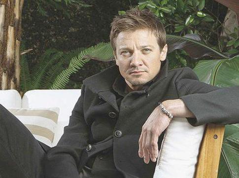 Джереми Реннера бросила жена