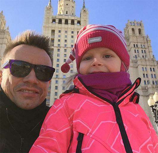 Алексей Серов с дочерью Полиной. Фото: Instagram.com.