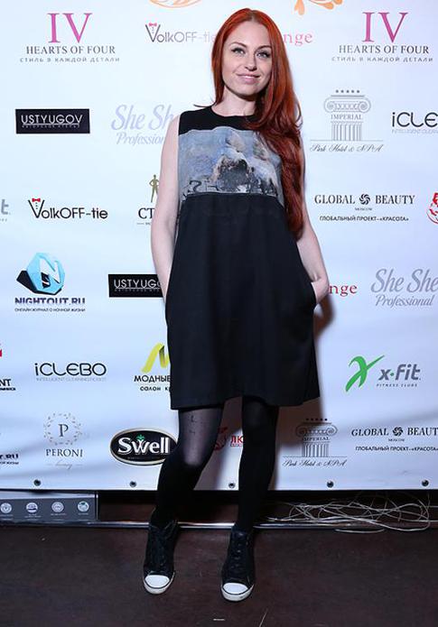 Ирина Забияка не может расстаться с одеждой старшеклассницы