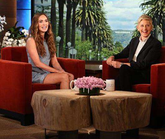 Меган Фокс и Эллен ДеДженерес во время эфира. Фото: www.ellentv.com.