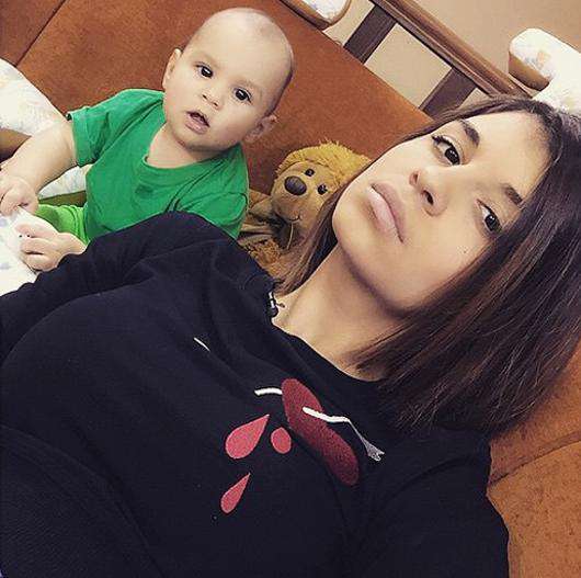 Алиана Гобозова с сыном Робертом. Фото: Instagram.com/aliana1001.