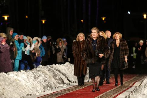 Катрин Денев совершила подвиг