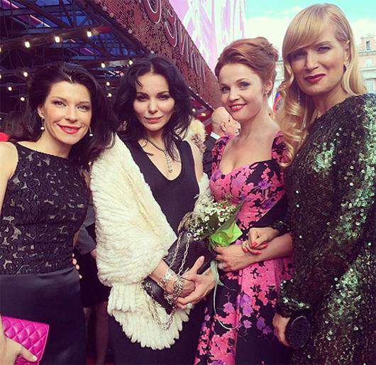 Екатерина Волкова, Екатернина Вуличенко, Олеся Судзиловская на ММКФ-2014. Фото: Instagram.com/volkovihome.