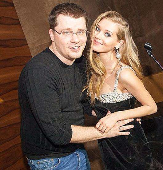 Гарик Харламов и Кристина Асмус. Фото: Instagram.com.