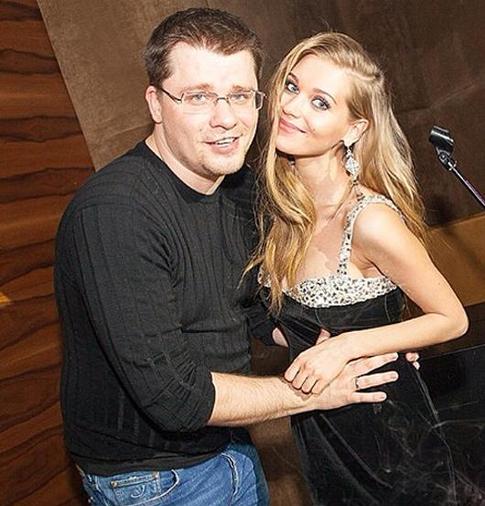 Харламов подарил Асмус необычную собаку