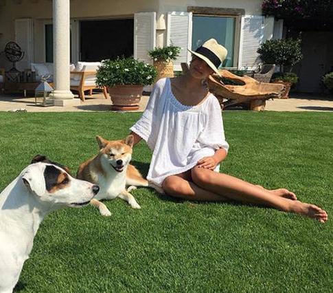 Дочка Кафельникова отдыхала у отца мужа