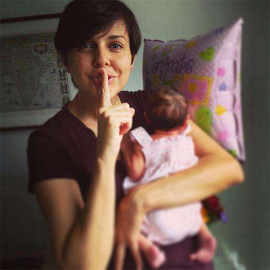 Ольга Шелест с новорожденной дочкой. Фото: Twitter.com.