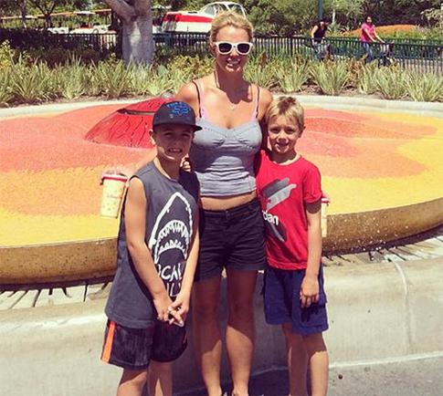 Бритни Спирс поздравила сыновей с днем рождения