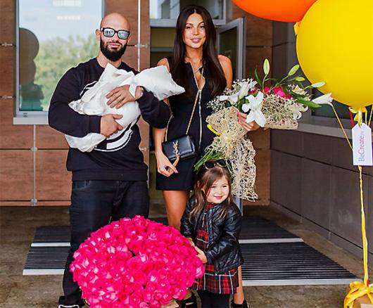 Джиган со своей семьей. Фото: Instagram.com/samoylovaoxana.