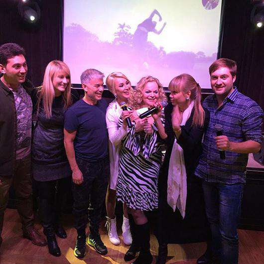 Лариса Долина устроила шумную вечеринку в караоке. Фото: instagram.com