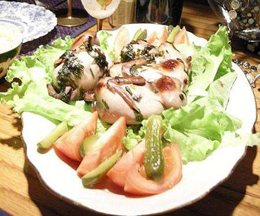 Печеные перепелки с овощами.