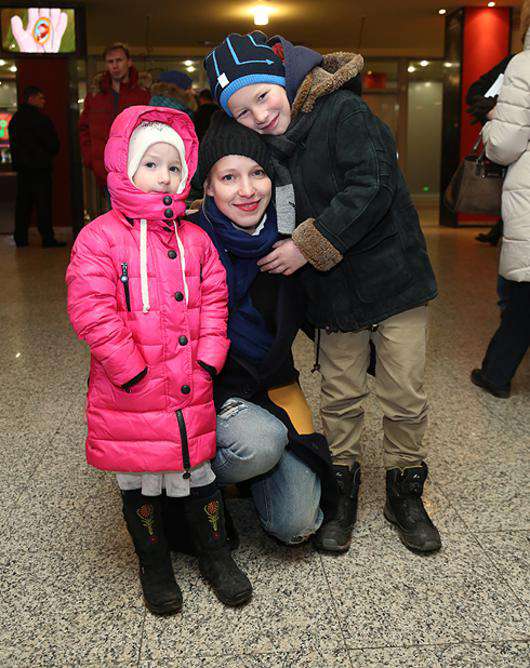 Мария Шалаева с детьми.