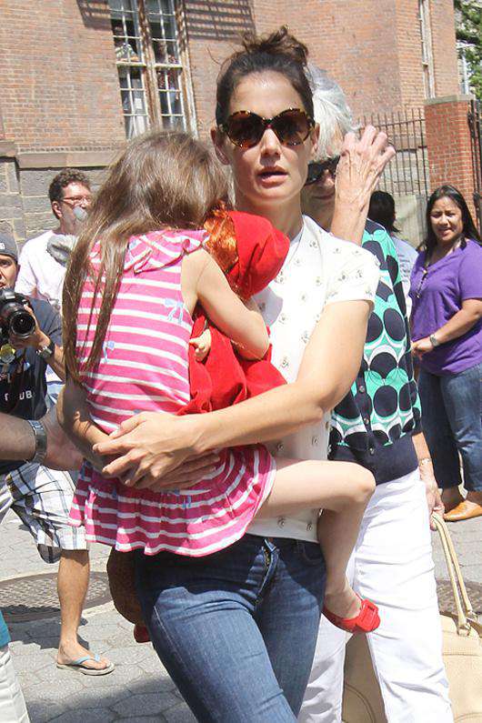 Кэти Холмс с дочерью. Фото: Startracks Photo/Fotodom.ru.