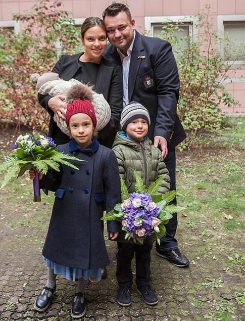 Четвертый ребенок Сергея Жукова похож на всех членов семьи