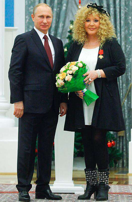 Владимир Путин и Алла Пугачева.