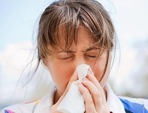 Как избавиться от аллергического насморка?