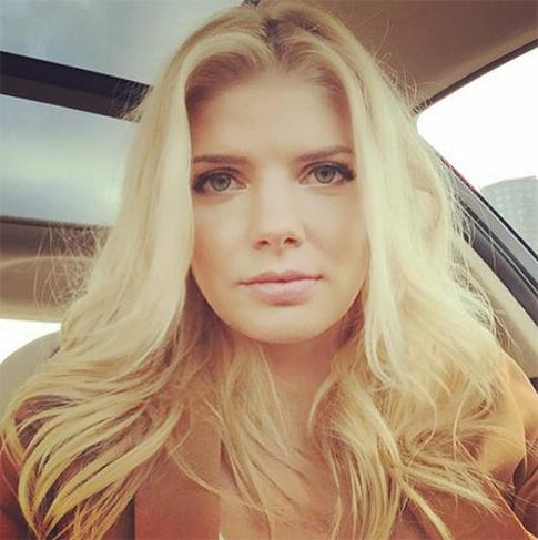 Настя Задорожная получает визу не выходя из дома