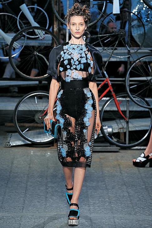 Прозрачно и призрачно: тренды весны-лета−2015