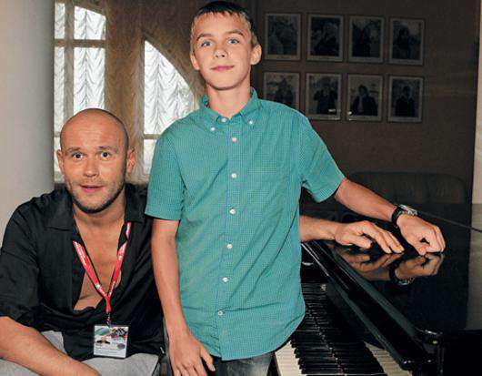 Максим Аверин с племянником.