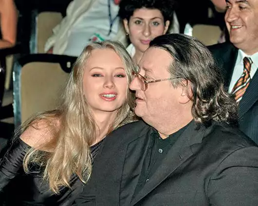 Интимные фото голого Градского с молодой женой вызвали омерзение