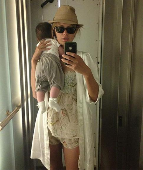 Дочка Вики Бони получила паспорт Монако (фото)