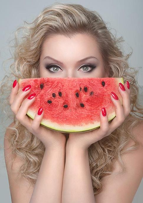 Делаем каникулярный маникюр