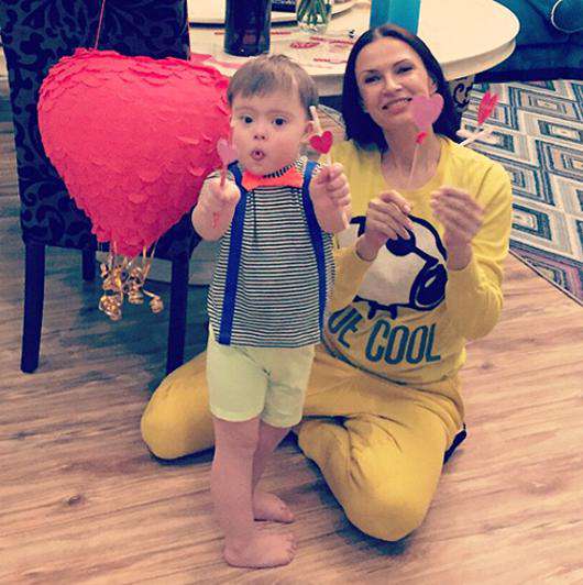 Эвелина Бледанс с сыном Семеном. Фото: Instagram.com/bledans.