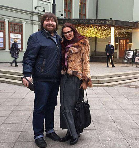 Эвелина Бледанс с мужем Александром Семиным отправилась в театр. Фото: Instagram.com/bledans. 
