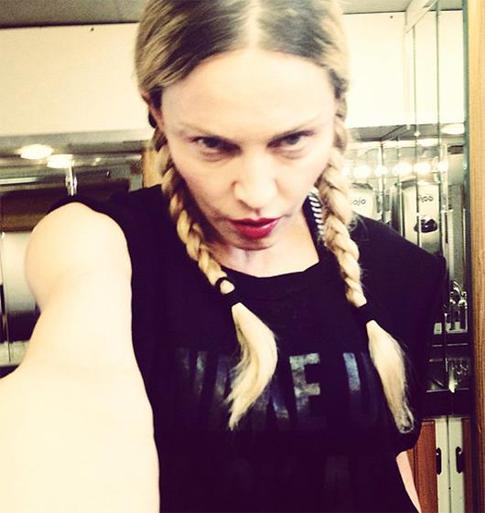 Мадонна вставила в нос кольцо