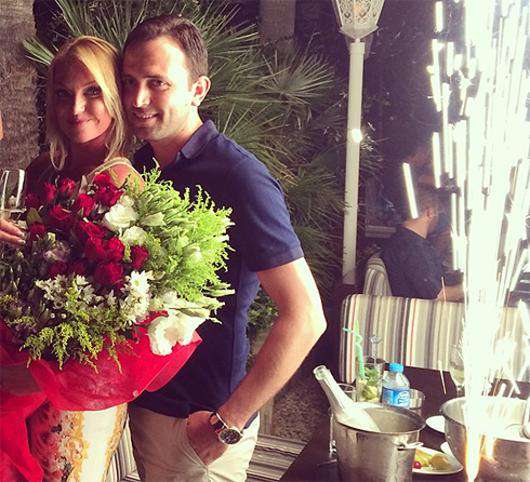 Анастасия Волочкова с загадочным поклонником. Фото: Instagram.com/volochkova_art. 