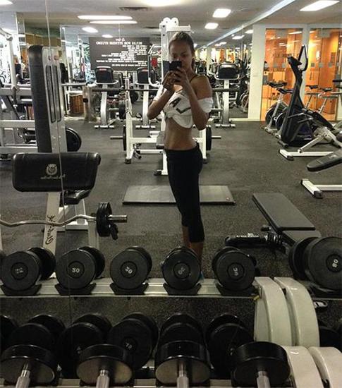 Зои Салдана вернулась в форму после родов