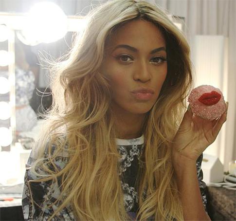 Сколько звезды могут потратить в ресторане?