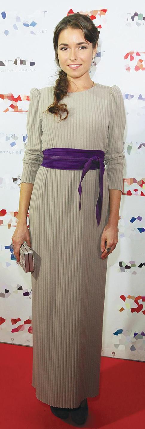 Ирена Понарошку элегантна до неприличия