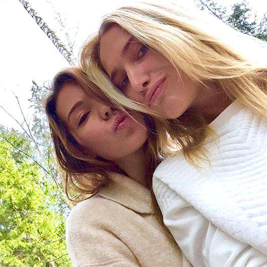 Агния Дитковските и Мария Кравцова. Фото: Instagram.com/marikakravtsova.