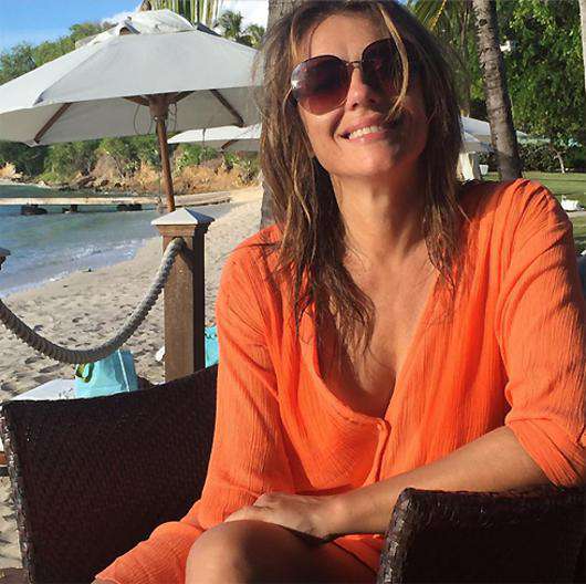 Элизабет Херли на отдыхе. Фото: Instagram.com/elizabethhurley1.