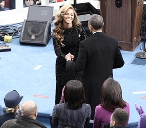 Бейонсе спела гимн США «под фанеру»