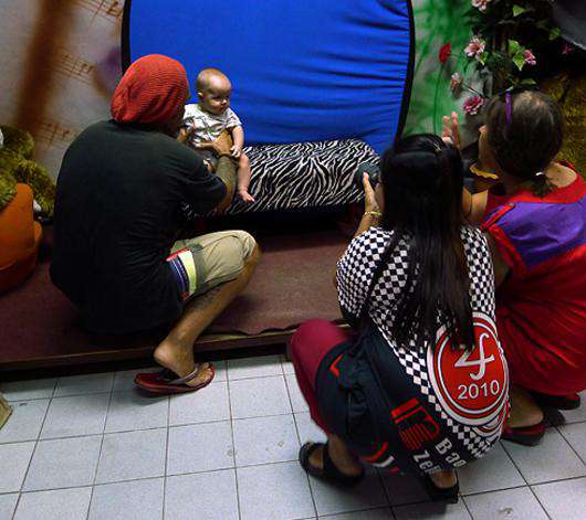 В фотоателье нас попросили разрешить вывесить снимок нашего сына в качестве рекламы.