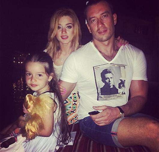 Ксения Бородина с дочерью и Михаил Терехин. Фото: Instagram.com (@borodylia). 