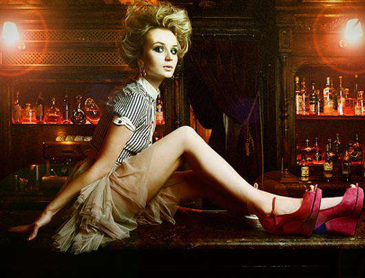 Полина Гагарина.