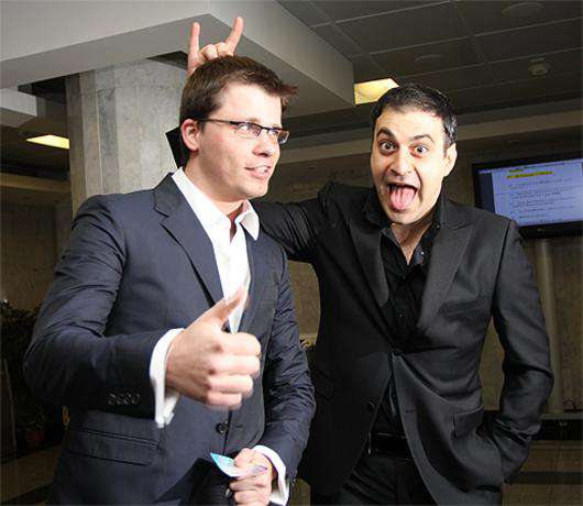 Гарик Харламов и Гарик Мартиросян.