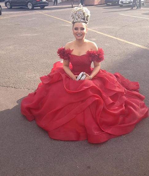 Лена Ленина упала в Каннах