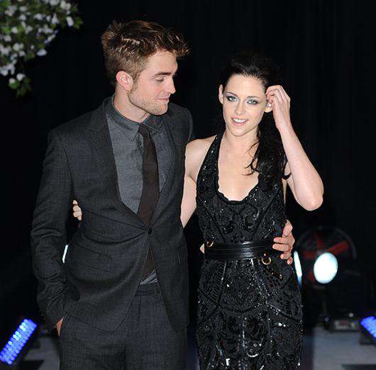 Кристен Стюарт и Роберт Паттинсон. Фото: Rex Features/Fotodom.ru. 