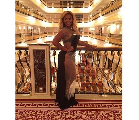 Корнелия Манго удивила откровенным нарядом