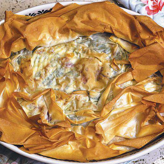 Пирог со шпинатом и творогом.