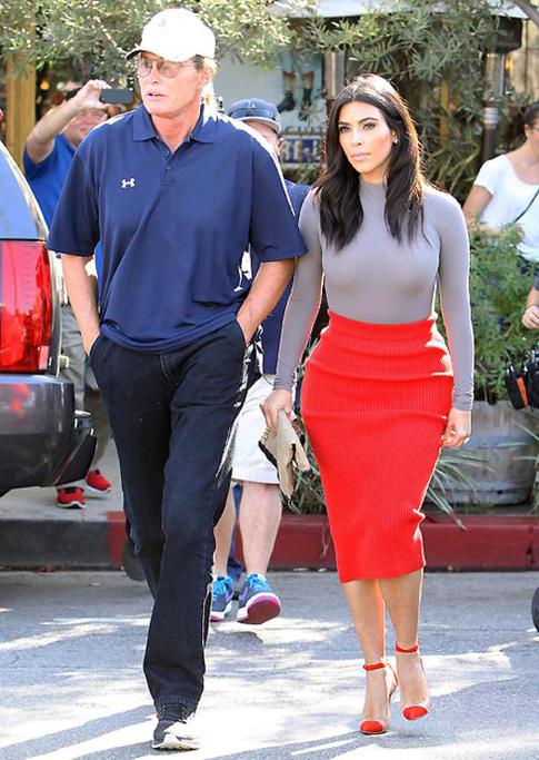 Отчим Ким Кардашьян стал женщиной